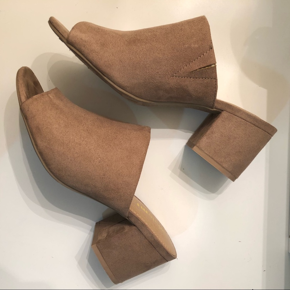 Whitemt Mules